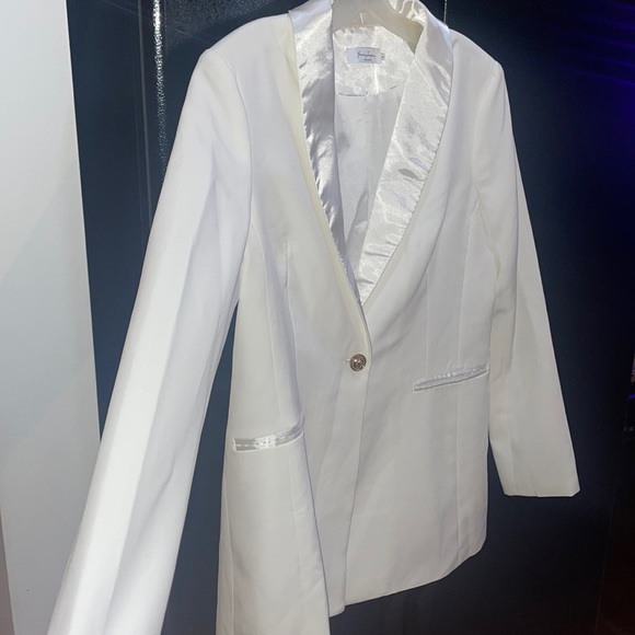 NWOT White Blazer Size Large - Picture 3 of 3